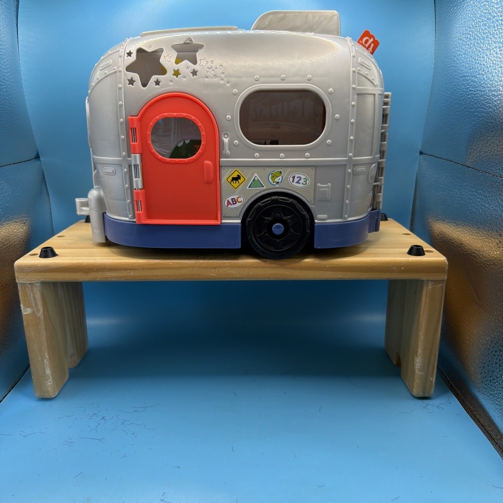 Fisher-Price Little People Light-up Learning Camper Playset 2021 Lights/Music